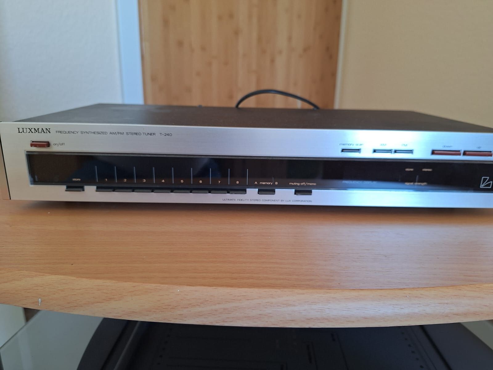 Luxman Radios: Luxman T-240 Tuner – D'occasion à Köniz par cbusch