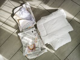 Baby Bettwäsche Set mit Decke und Kissen und zwei Bezügen