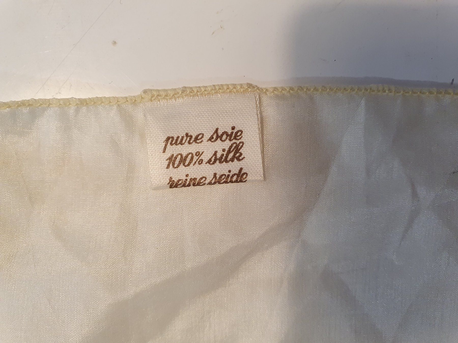 Sonstige Kleidung & Accessoires: Seidentuch weiss 43 x 43 – Gebraucht aus Zürich von loosebone 1