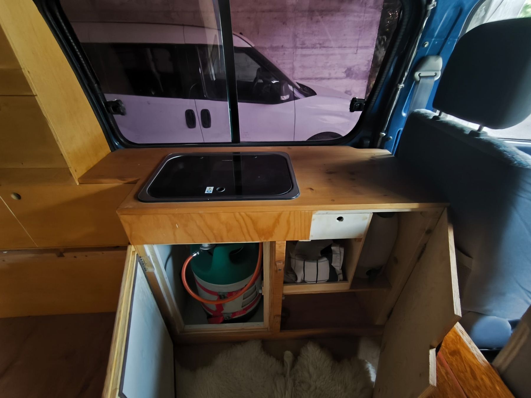 Mobilhome: Toyota Hiace 2,7 4WD – Usato da schwarzenburg venduto da schila8 5