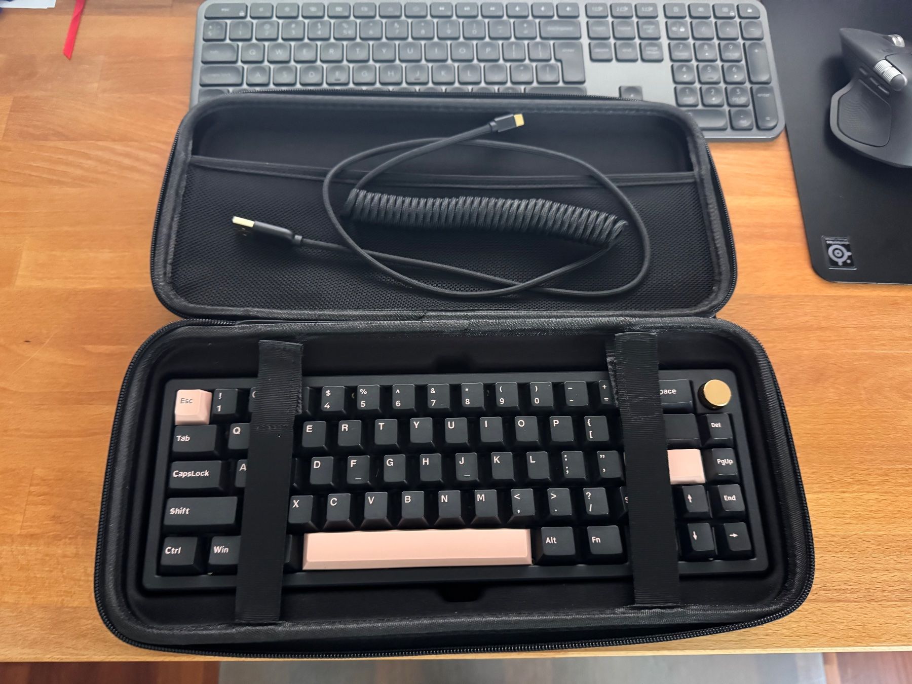 Claviers: MELESTRIA 65% Mechanical Keyboard Black with Case – D'occasion à Morschach par bic_7kkl 1