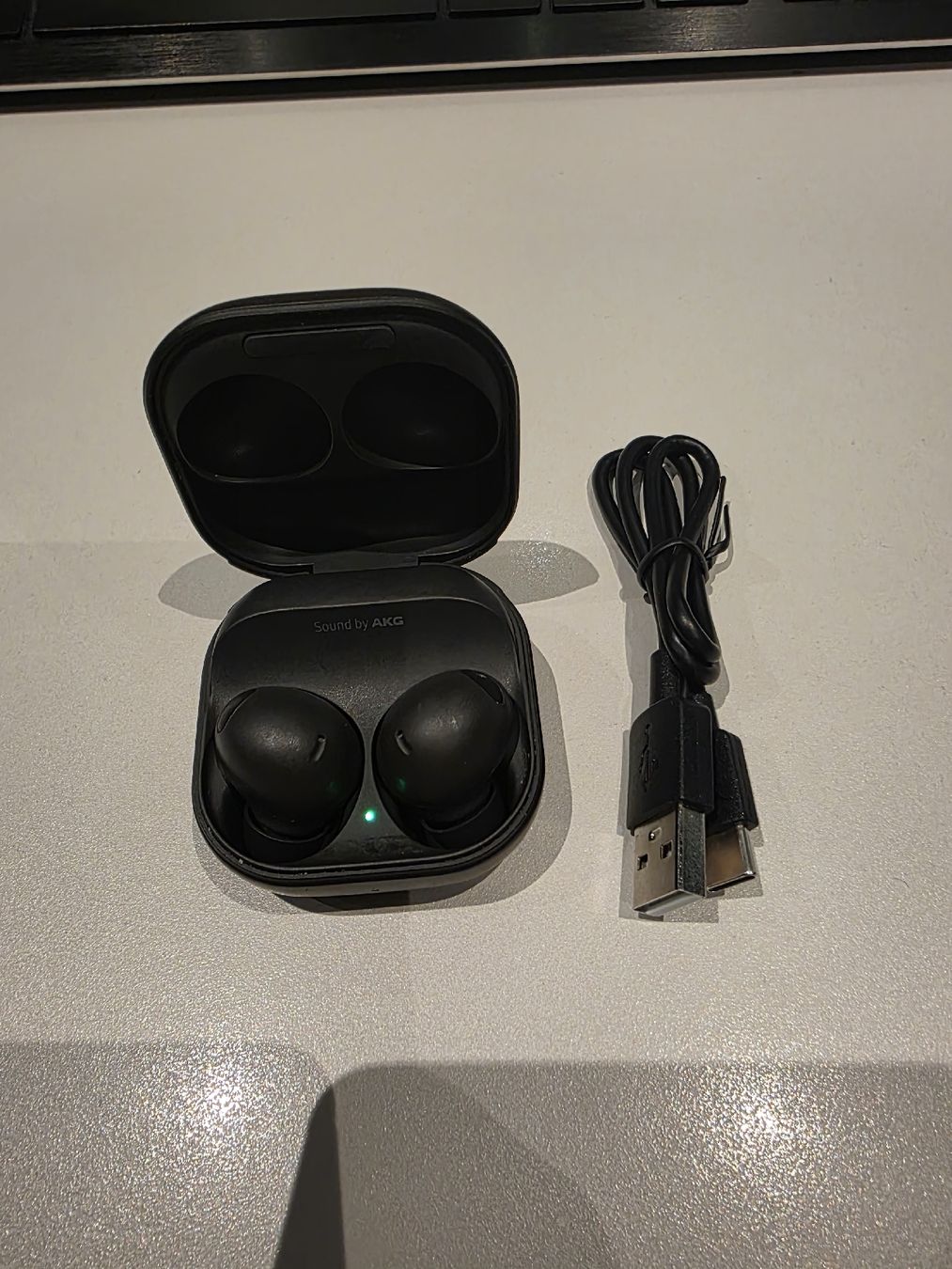 Samsung Cuffie: Samsung Galaxy Buds Pro 2 Schwarz mit Ladekabel – Usato da Emmenbrücke venduto da Minato96