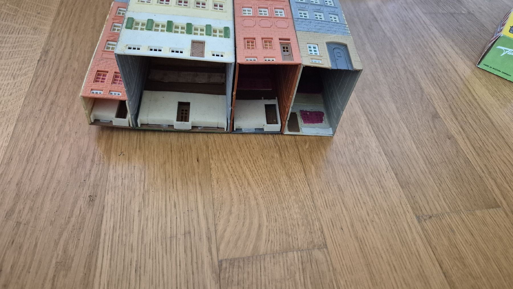 Modelleisenbahnen: Modell Häuser Eisenbahn – Gebraucht aus Benglen von Janine_25 1