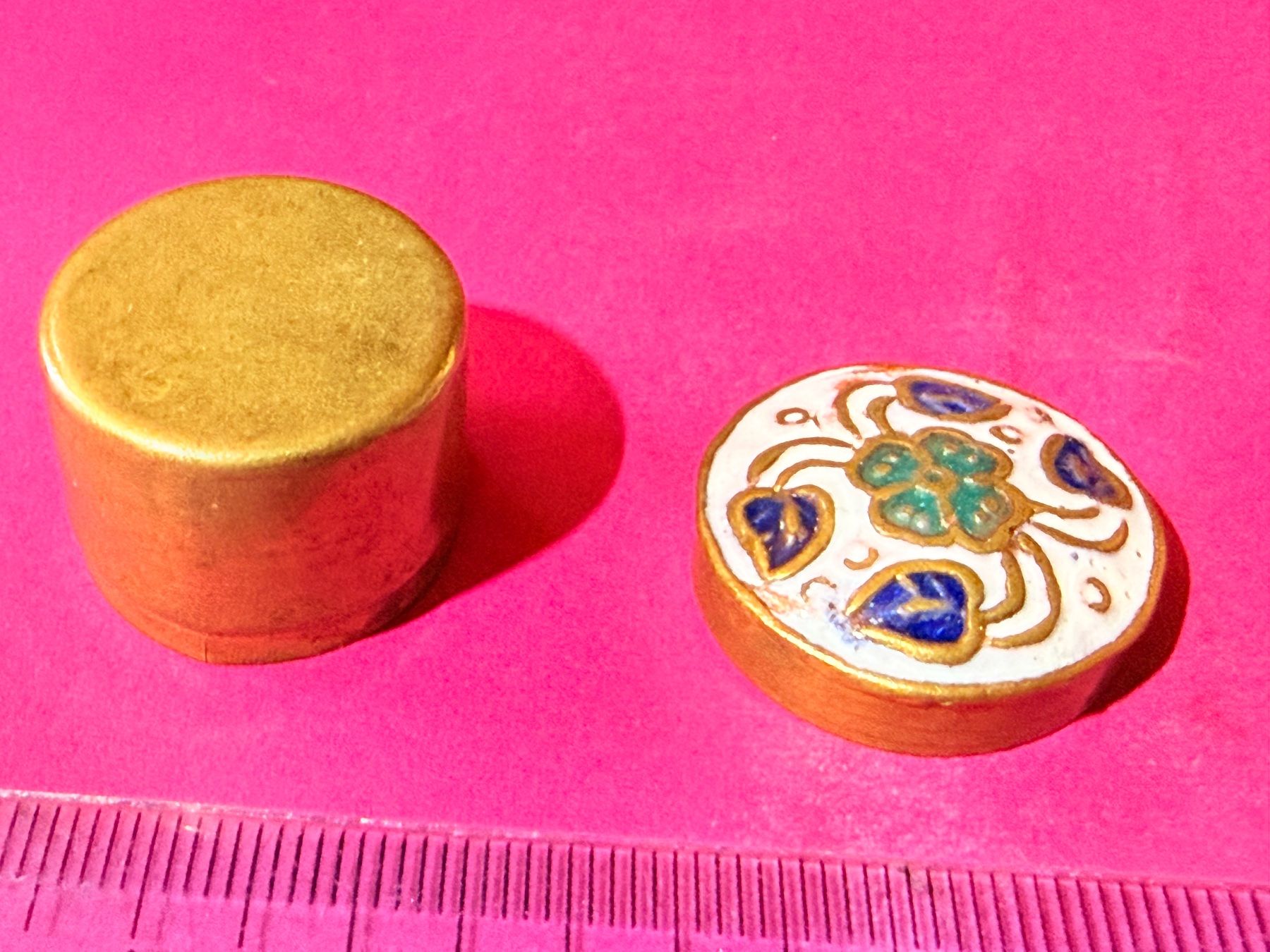 Contenitori & Simili: Mini Dose Schatulle,  Emailiert, rund, Messing – Usato da Zuerich venduto da SonderArt-Wertgut 4