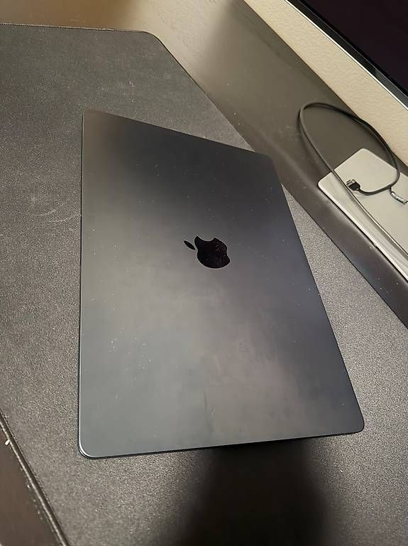 Notebook: MacBook Air 2024 M3 256GB – Usato da Waldhäusern AG venduto da Cane7 1