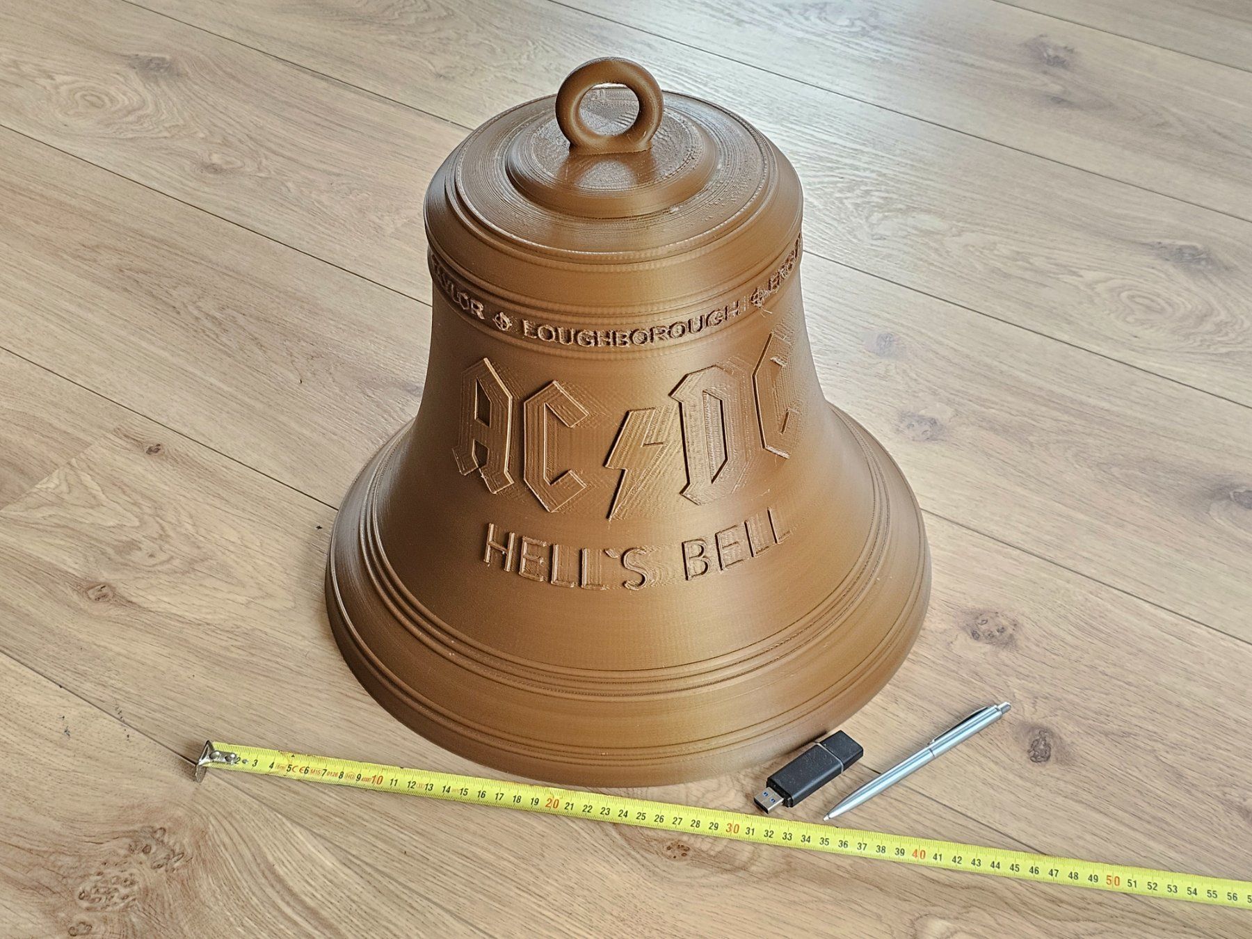 Glocken & Treicheln: AC DC Hell's Bell  380mm 890gr en PLA – Neu (gemäss Beschreibung) aus Yvonand von Li_poch