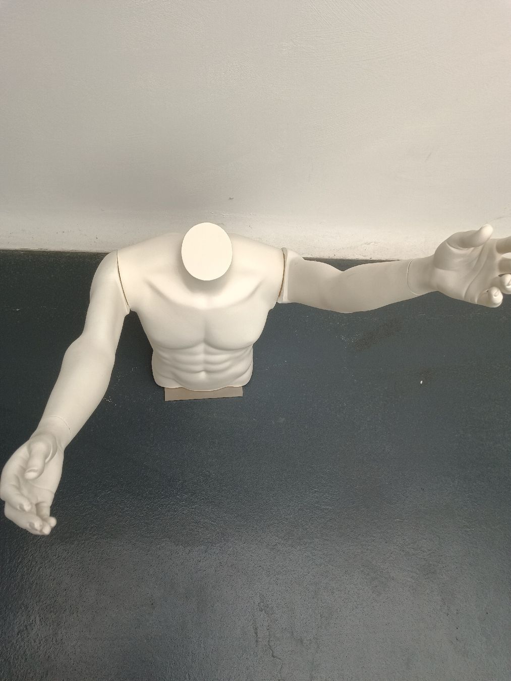 Sonstige Dekorationen & Accessoires: Schaufensterpuppe Oberteil  – Gebraucht aus Safenwil von mar_tbk5 6