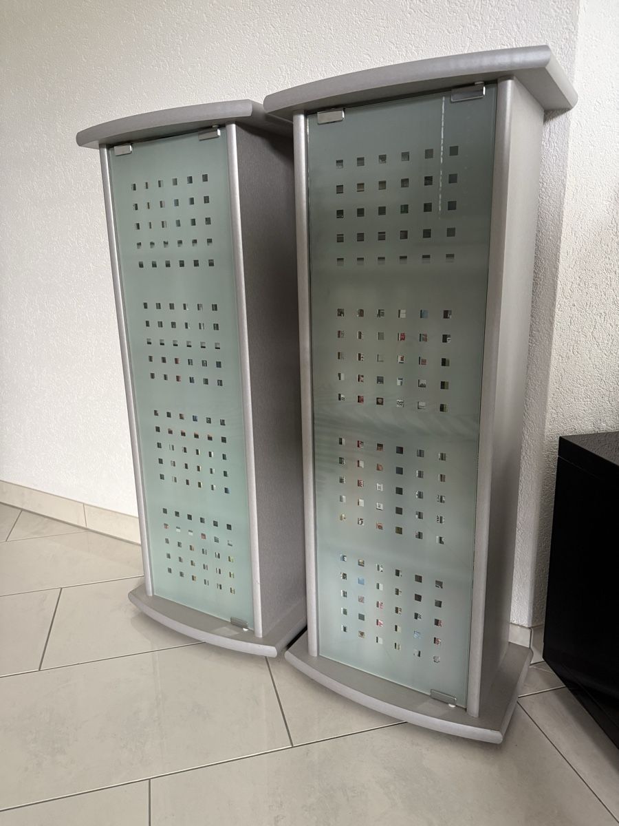 Vetrine: Vitrinenschränke mit Milchglasfronten – Usato da Münsingen venduto da energystar15 2