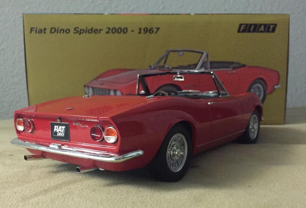 ミニカー 1/18 フィアット ディーノ 2000 スパイダー 黒 FIAT DINO