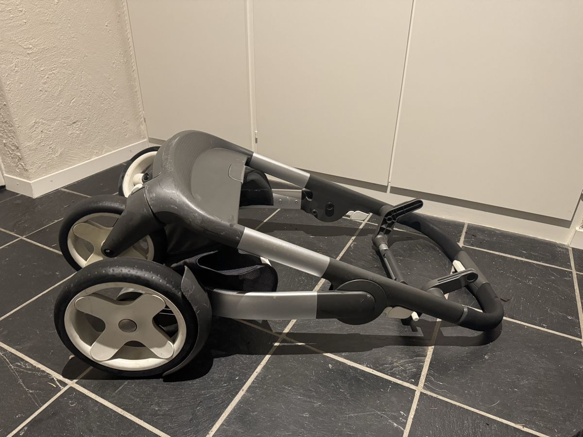 Stokke Carrozzine: Stokke Kinderwagen – Usato da Bergdietikon venduto da NathalieC02 6