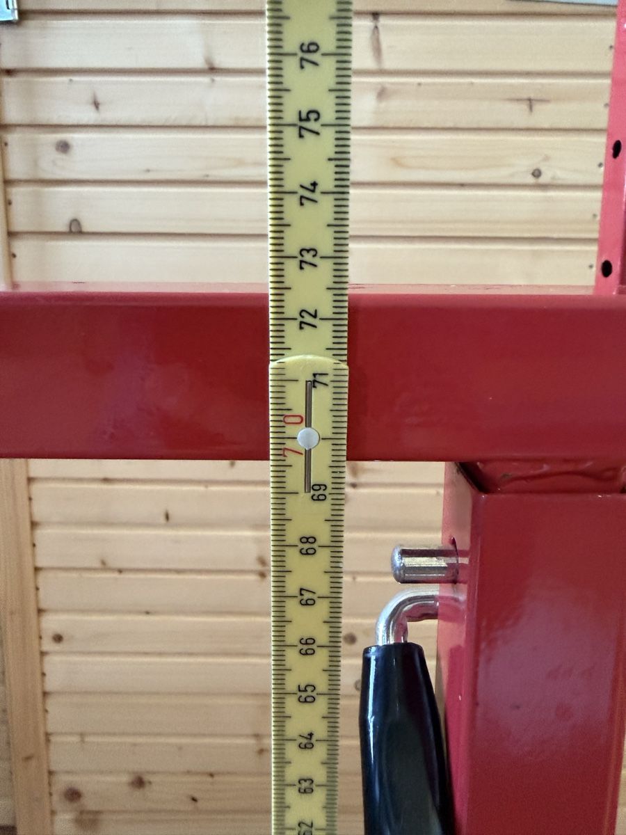 Établis: 2x Werkstattbock, rot, stabil – D'occasion à Olten par Jogger24 3