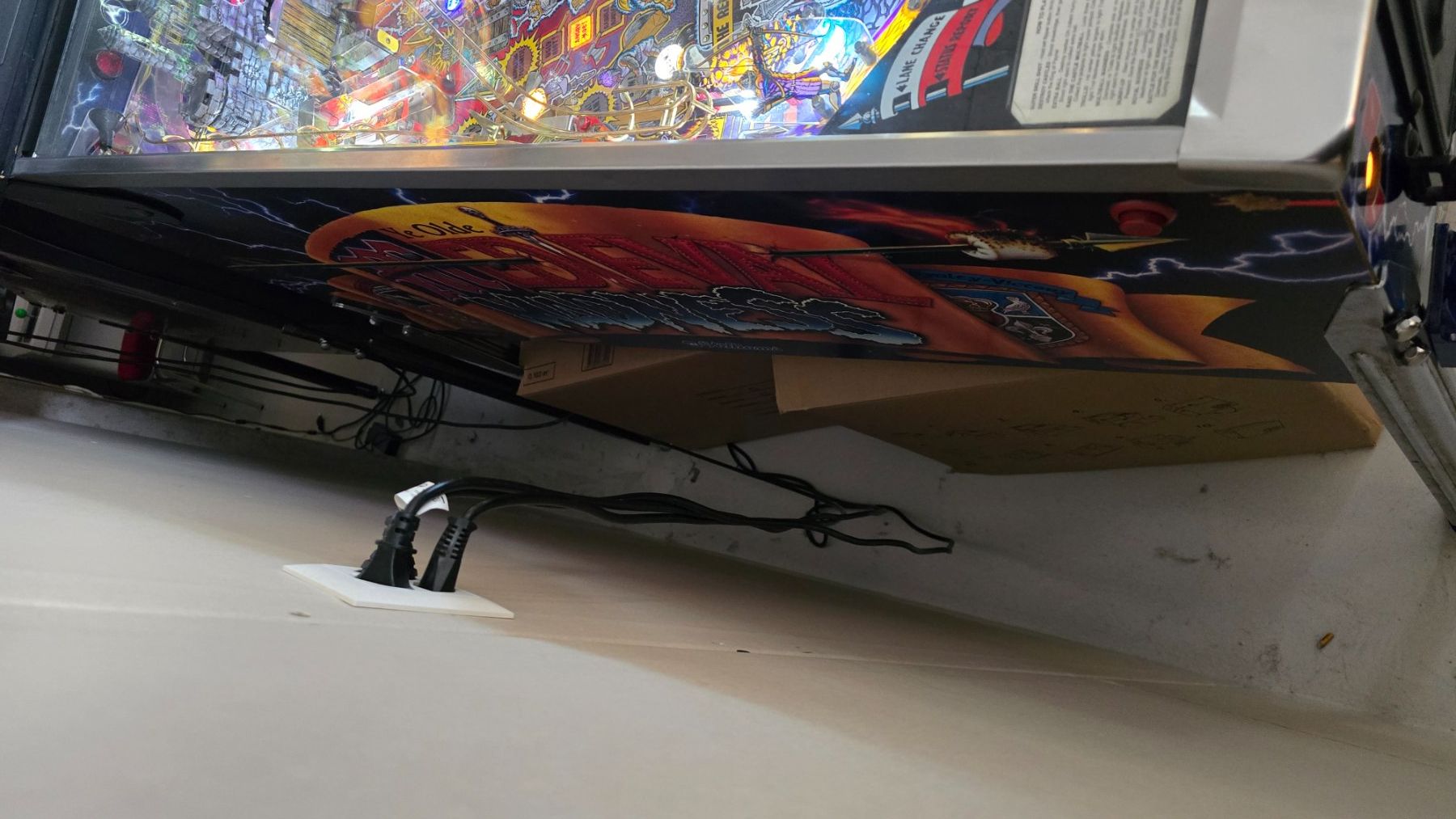 Stern Pinball Flipper: Flipper Bally Williams Medieval Madness mit Garantie !! – Usato da Fribourg venduto da japanaddict 9