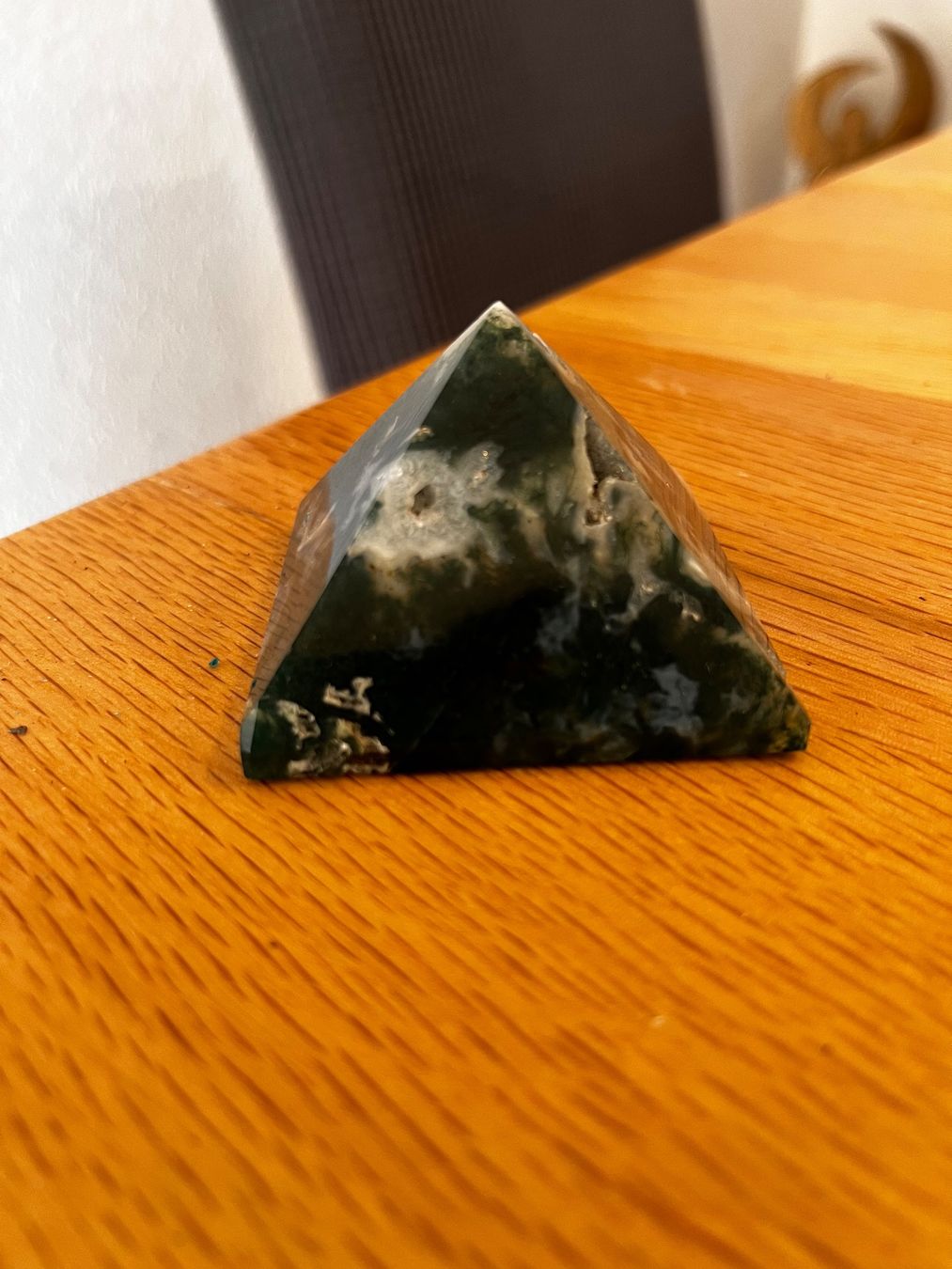 Pietre preziose: Edelstein Pyramide Moosachat grün – Usato da Siebnen venduto da bts_j9hx
