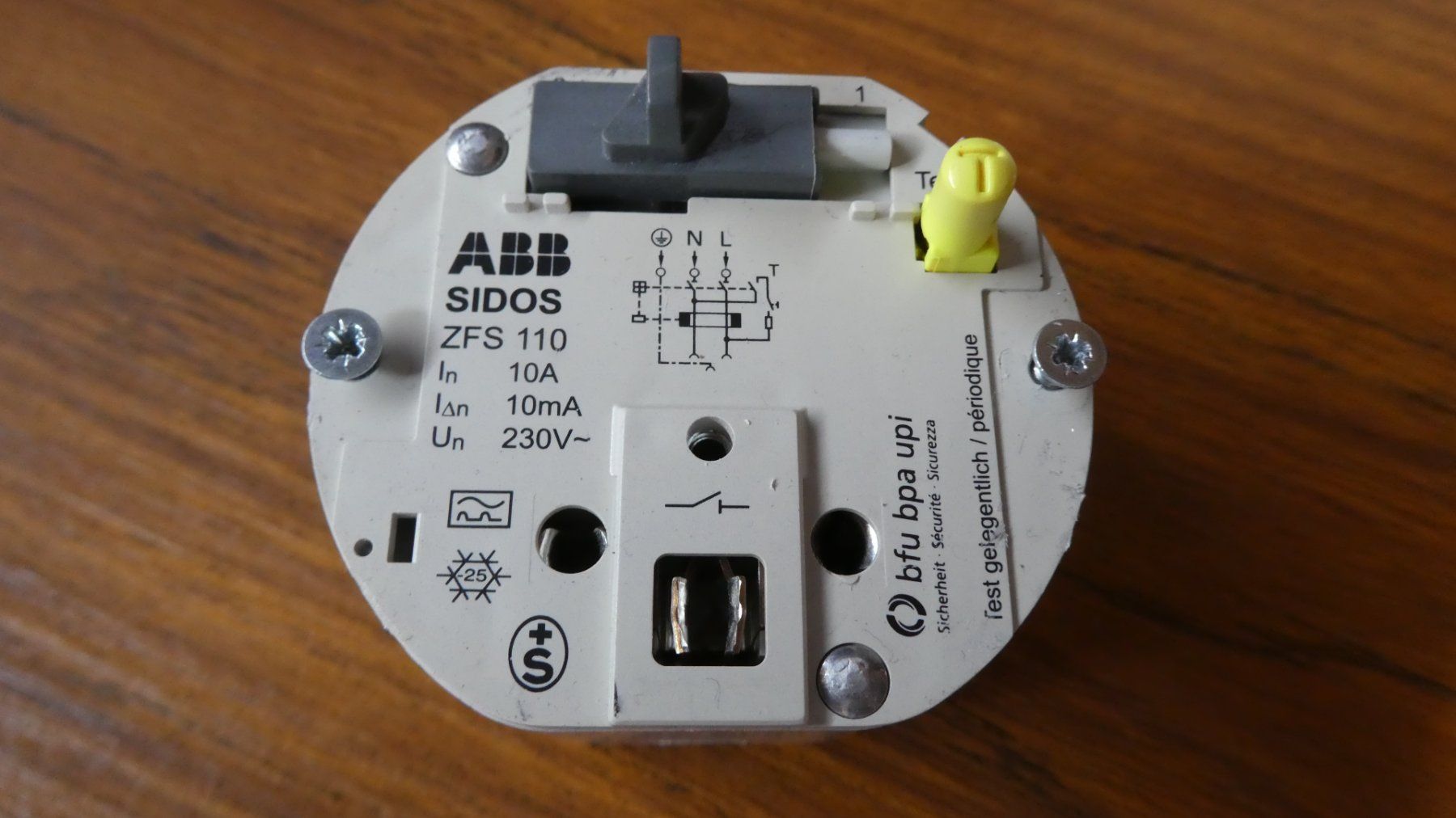 Spine: FI SIDOS ABB ZFS110 im Aufputz Gehäuse – Usato da Lausen venduto da Vectrex1 1