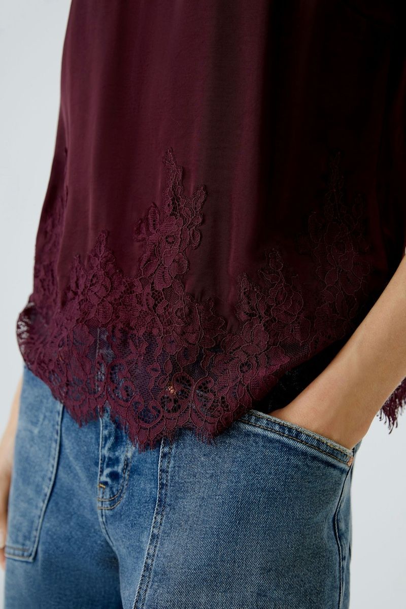 Top: OUI Spitzentop - bramble berry G.36 Neu – Nuovo (secondo la descrizione) da Oberwil BL venduto da DANA_FOX 2