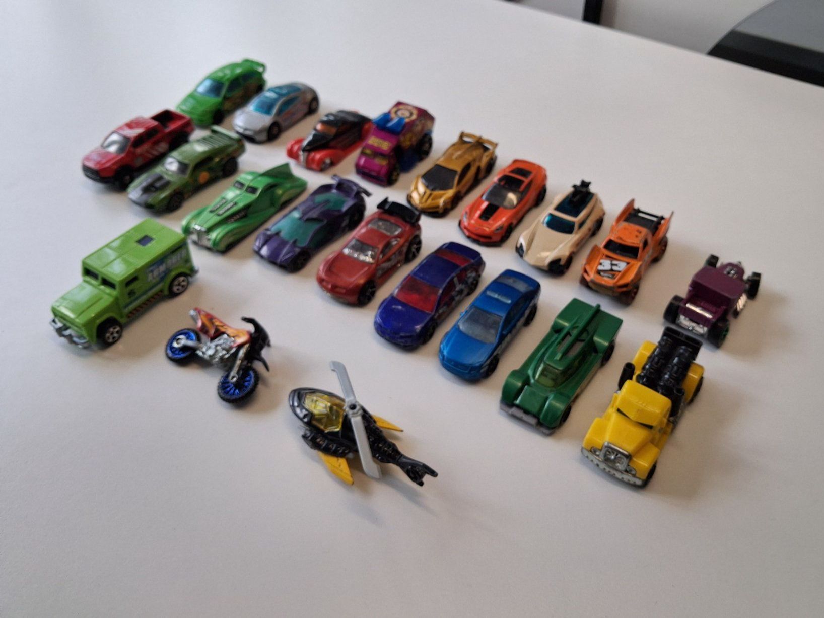 Hot Wheels Giocattoli: Hot Wheels 21 Stück – Usato da Bern venduto da KavIndustries 4
