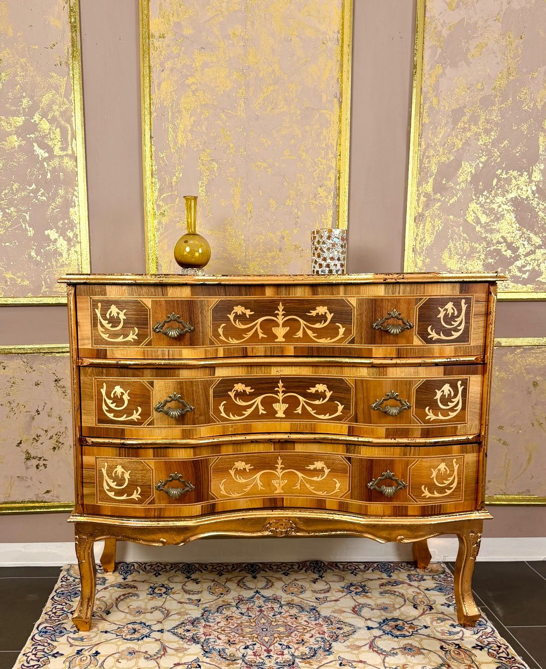 Cassettiere: Barock Kommode mit Intarsien – Usato da Aarburg venduto da Nikys-Woods 8