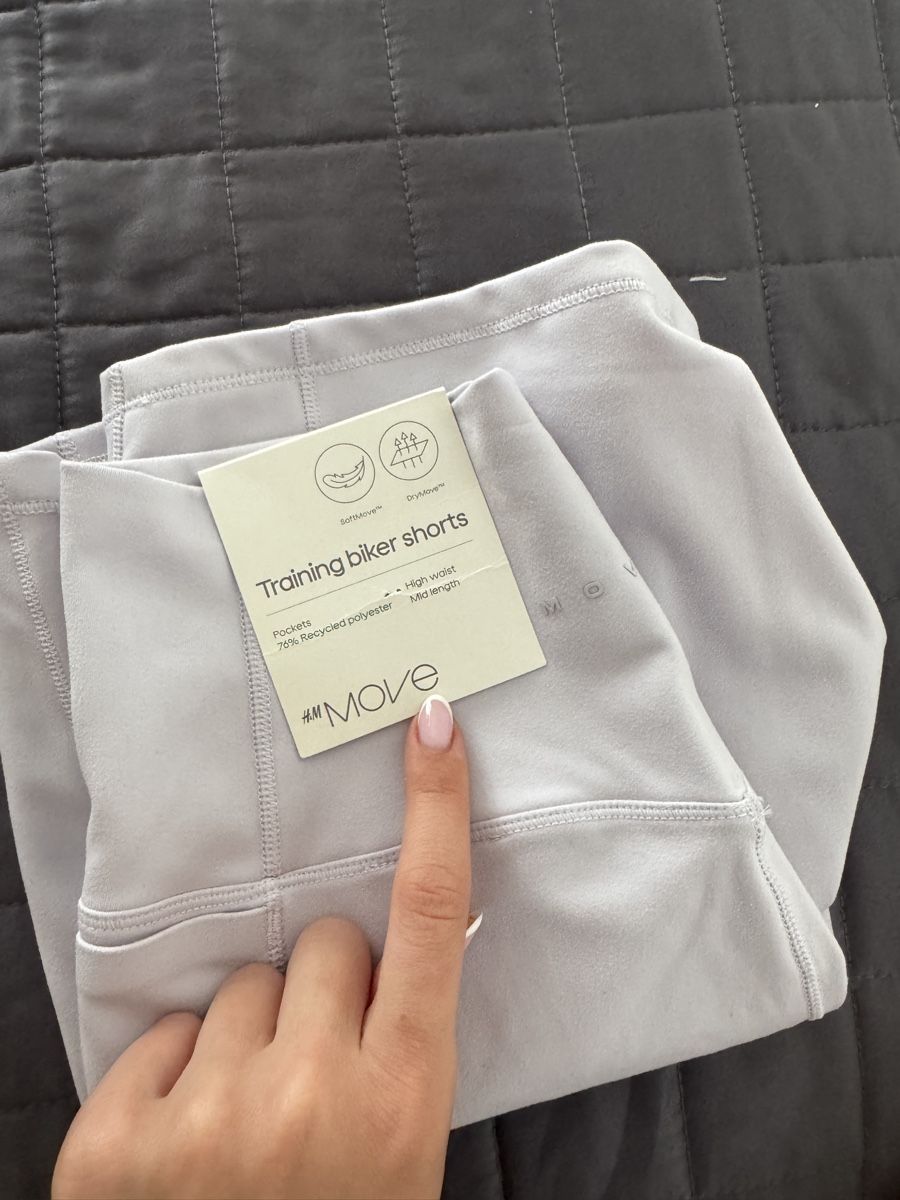 H&M Leggings: New H&M Move Training Biker Shorts - Size S  – Nuovo e nell'imballaggio originale da Sattel venduto da Zlata1 1