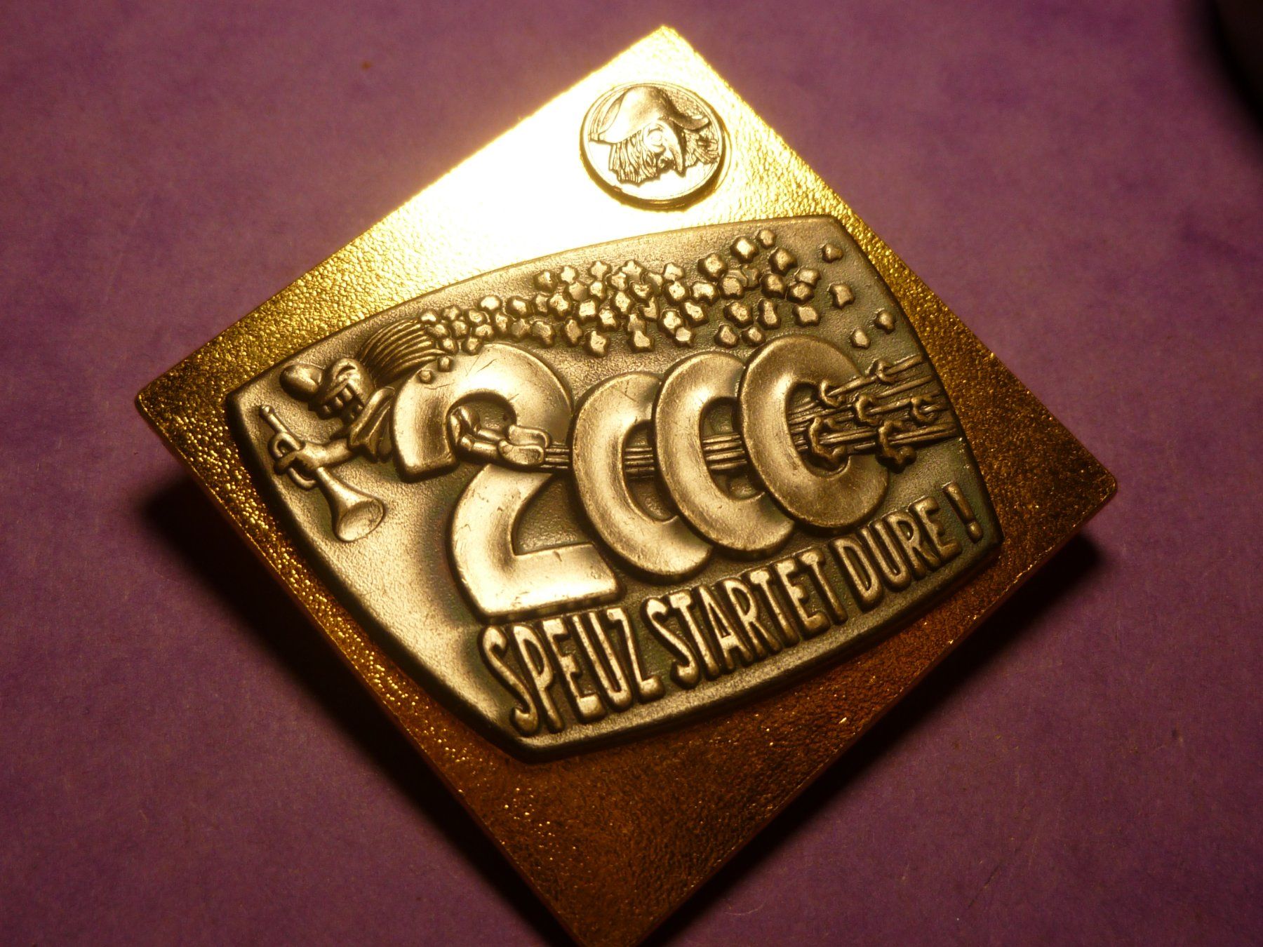 Plaquettes & Badges: SPEUZ 2000 GOLD – D'occasion à Ried (Muotathal) par Mandarin02