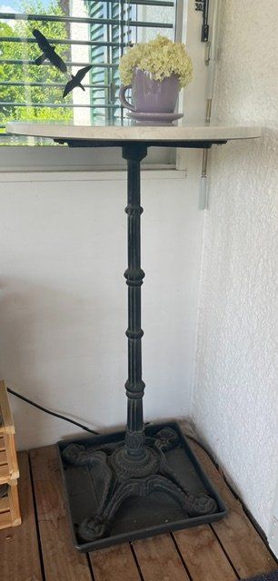 Tables: Stehtisch Marmoroptik Eisengussfuss guter Zustand – D'occasion à Mellingen par mei_m9lq 1