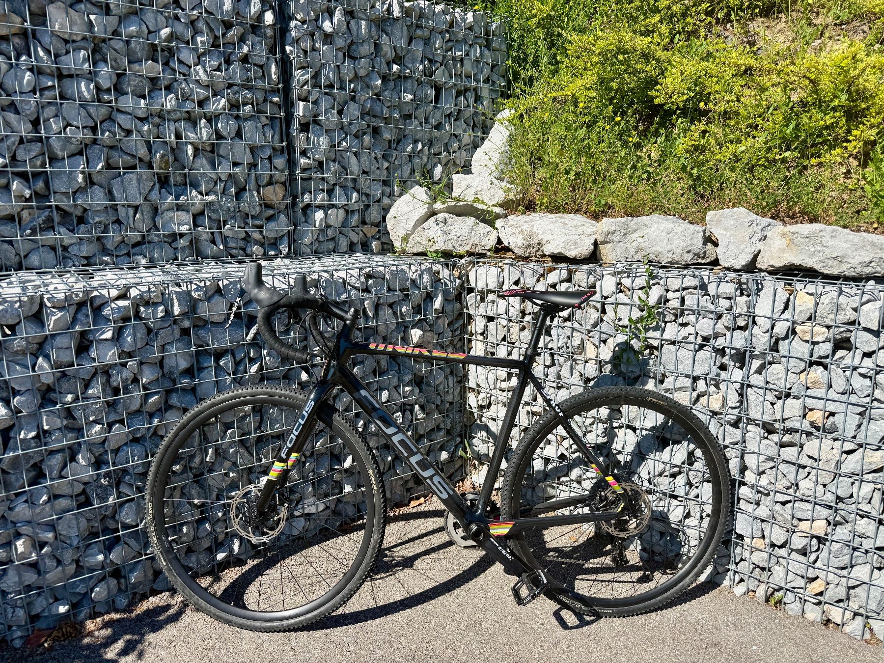 Focus Velos: Focus Mares CX carbone - freins disque - excellent état – Gebraucht aus Corcelles NE von Todio