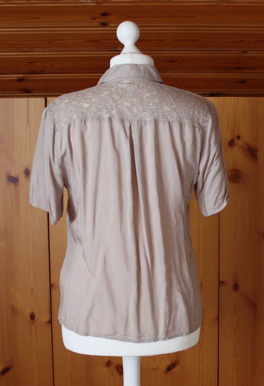 Camicette: Bluse Kurzarm CH. VÖGELE dunkelbeige Gr. L – Usato da Flüelen venduto da Diversicum-Curvy 4