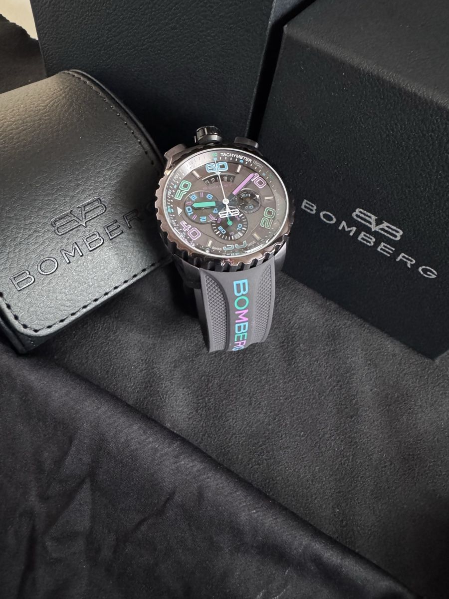 Bomberg Orologi: Montre Bomberg Bolt-68 Chronographe – Nuovo e nell'imballaggio originale da Geneveys-Coffrane venduto da MAP-40 1