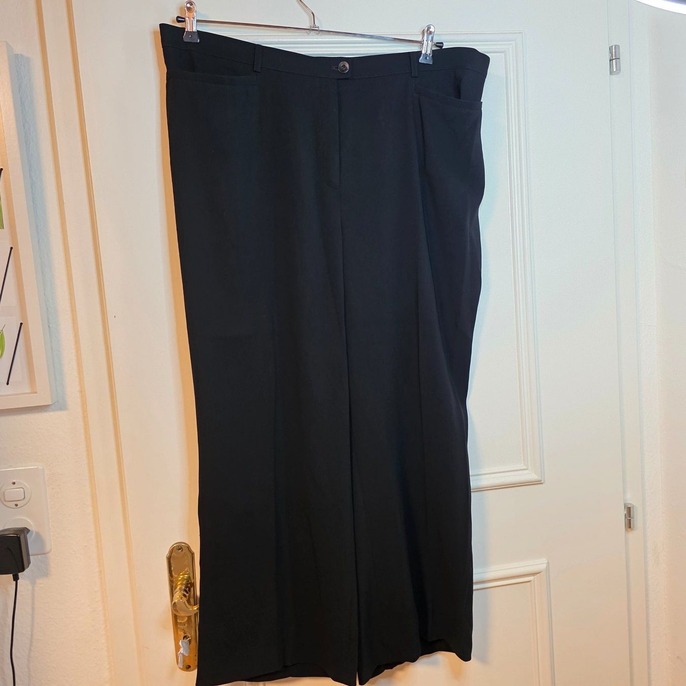 Basler Pantaloni: Basler Hose schwarz elegant hochwertig Gr.48 – Usato da Wald ZH venduto da CapLux 3