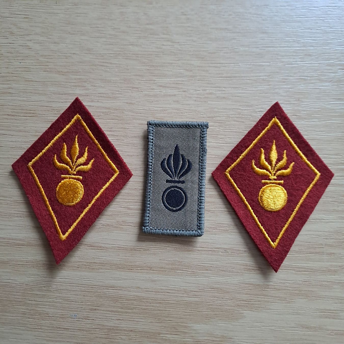 Schweizer Armee Placchette & Badge: Artillerie – Nuovo (secondo la descrizione) da Gipf-Oberfrick venduto da Mig_29
