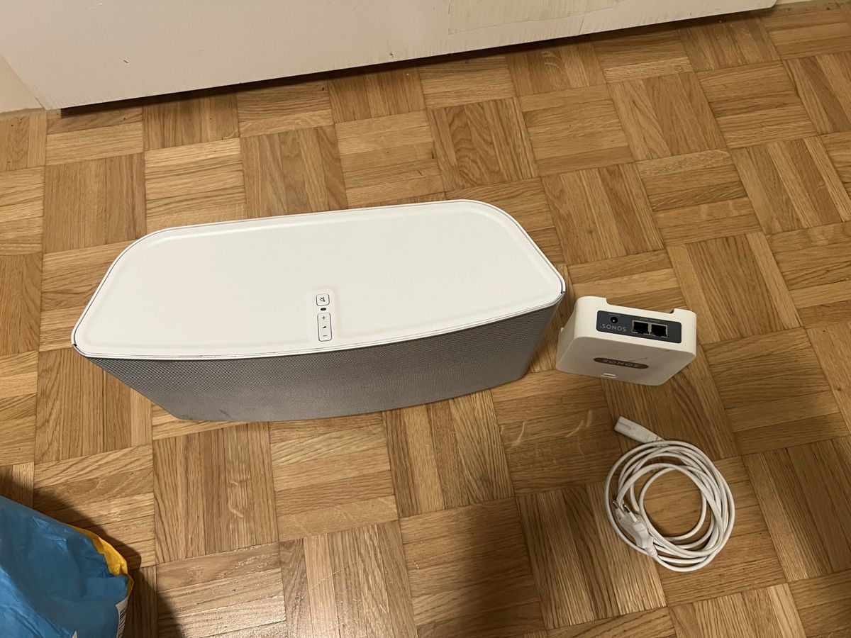 Sonos Lautsprecher: Sonos Play 5 mit Bridge(ohne Kabel) – Gebraucht aus Adlikon b.Regensdorf von dut_78fs 1