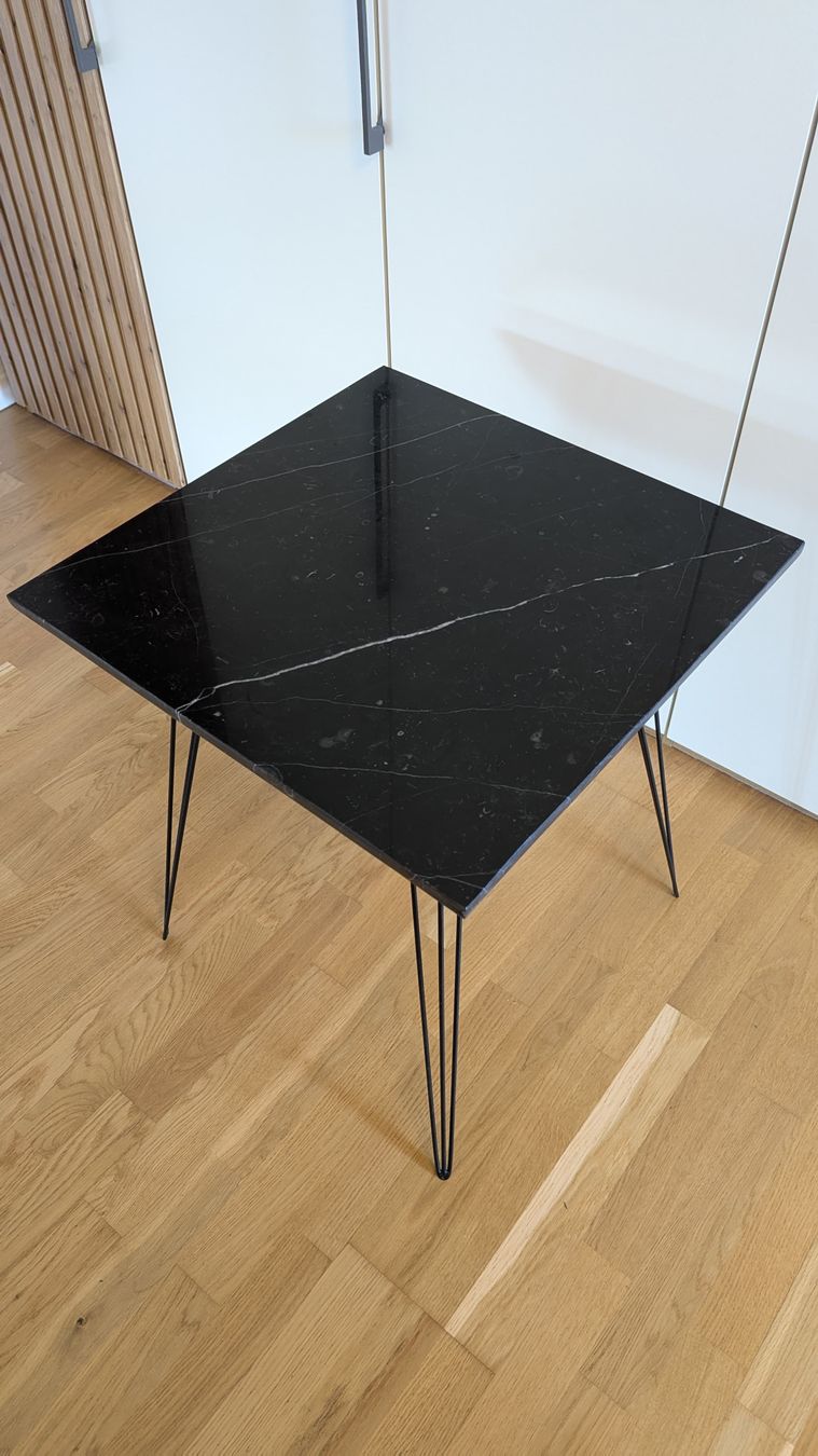 Tavoli: Schwarzer Tisch von Livique – Usato da Moosseedorf venduto da Sonnenschein.. 2