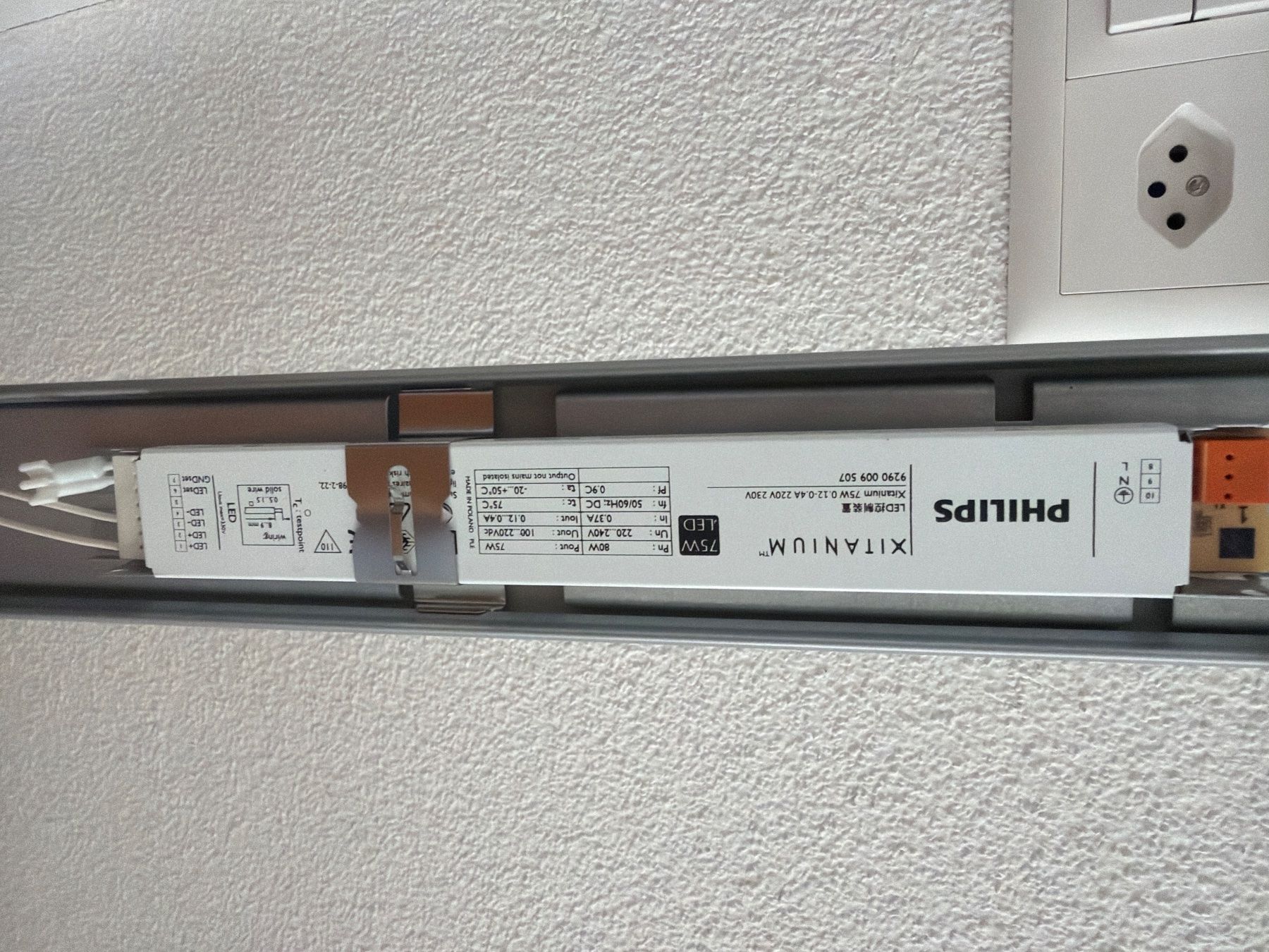 Philips Lampadari & plafoniere: 2x Philips LED Strip Lights – Usato da Stallikon venduto da RTagel 1