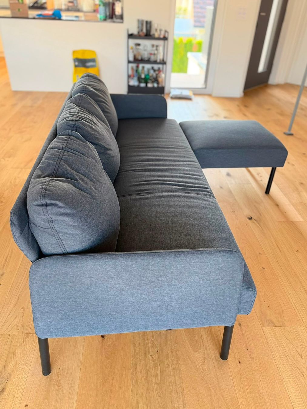 Ikea Divani: GLOSTAD 3er-Sofa mit Récamiere, Knisa dunkelgrau – Usato da Rümlang venduto da punktKim 1