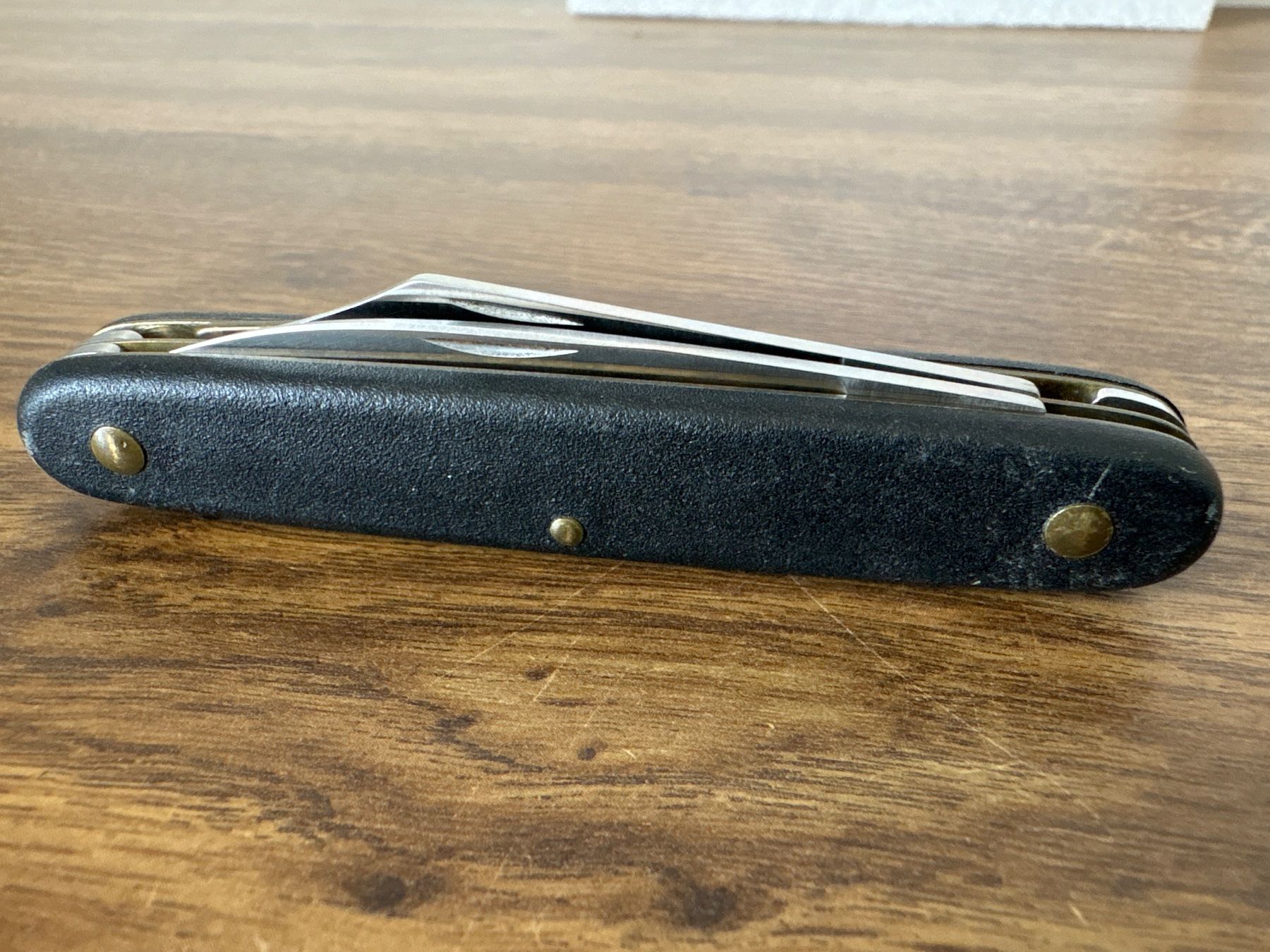 Victorinox Taschenmesser: VICTORINOX - Okuliermesser – Gebraucht aus Andwil SG von Rainboli 8