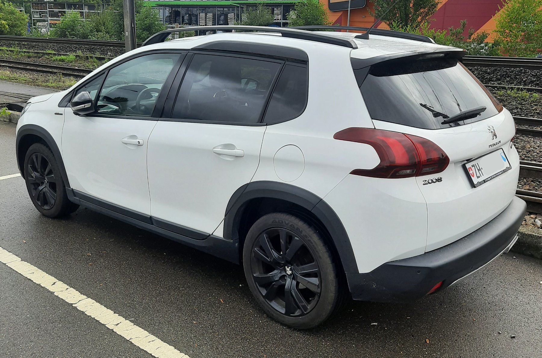 Peugeot Autos: Peugeot 2008 1.2 e STT – Gebraucht aus Affoltern am Albis von and_w2gp 1