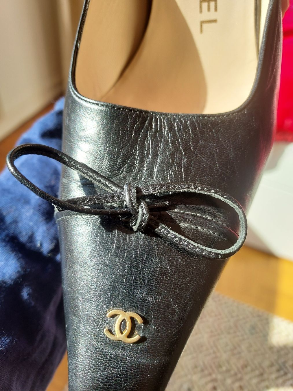 Chanel Scarpe da donna: Chanel Vintage Pointues Noires T39 – Usato da Lausanne venduto da Kitty_Friperie 6