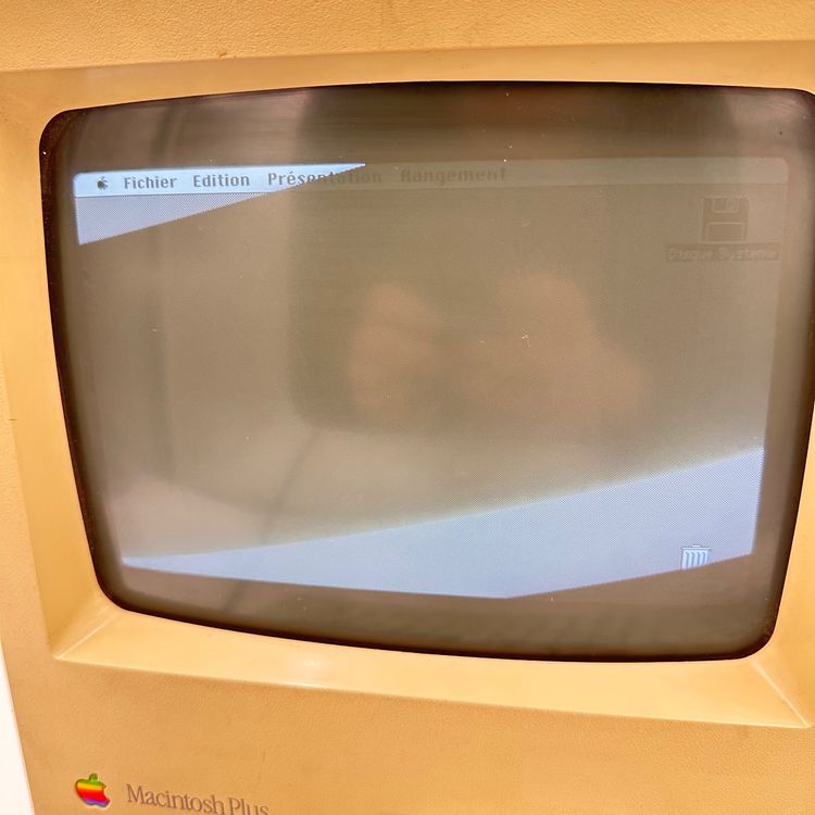 Macintosh plus, with QWERTY Keyboard and mouse (Gebraucht) in Crissier ...