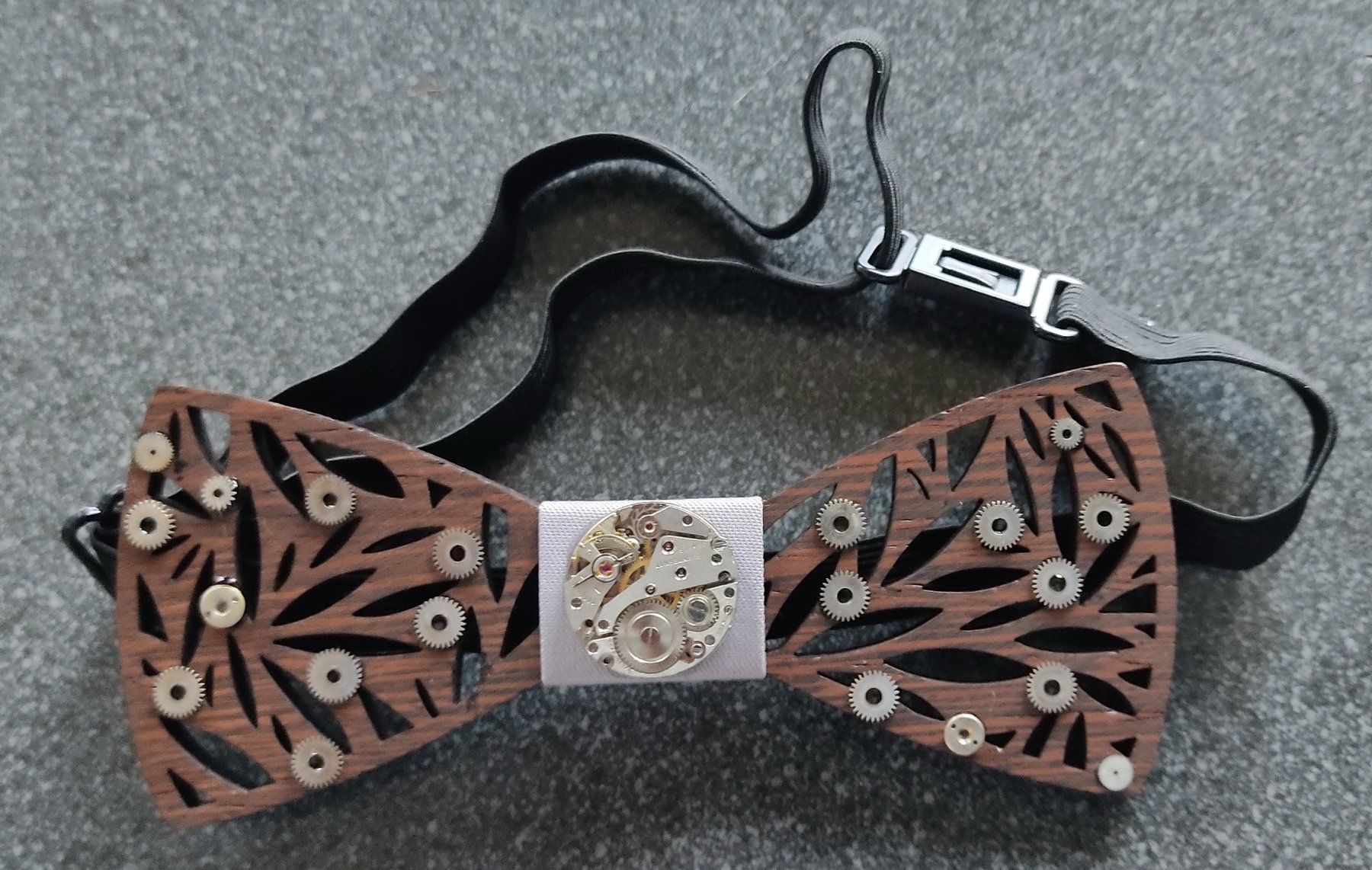 Cravatte: Handmade Steampunk Wooden Bow Tie / Fliege / Masche – Nuovo (secondo la descrizione) da Schwanden GL venduto da UHRKNALL