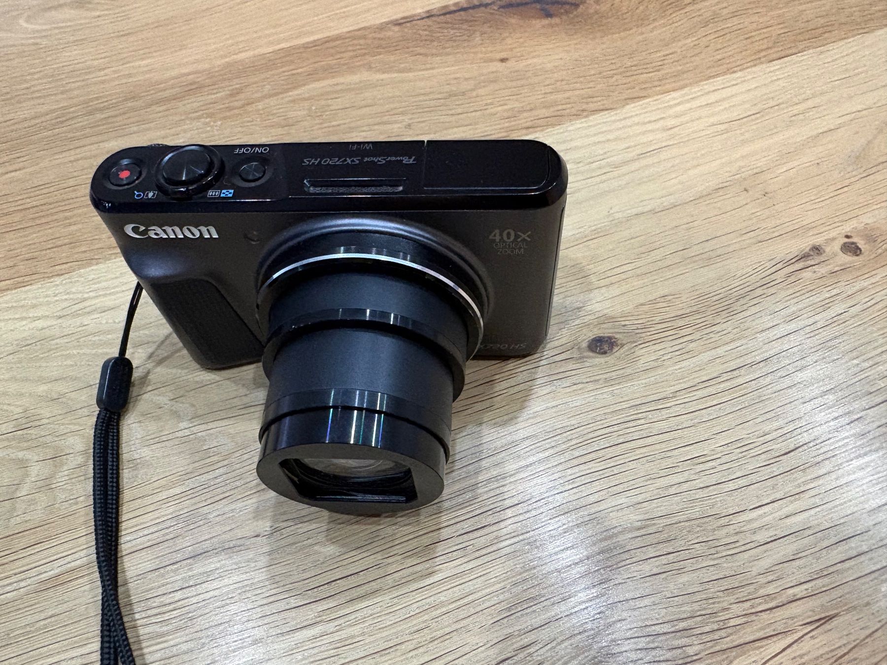 Canon Fotocamera: Canon Powershot SX720 HS  Kompaktkamera – Usato da Lausen venduto da sen_jm7c 7