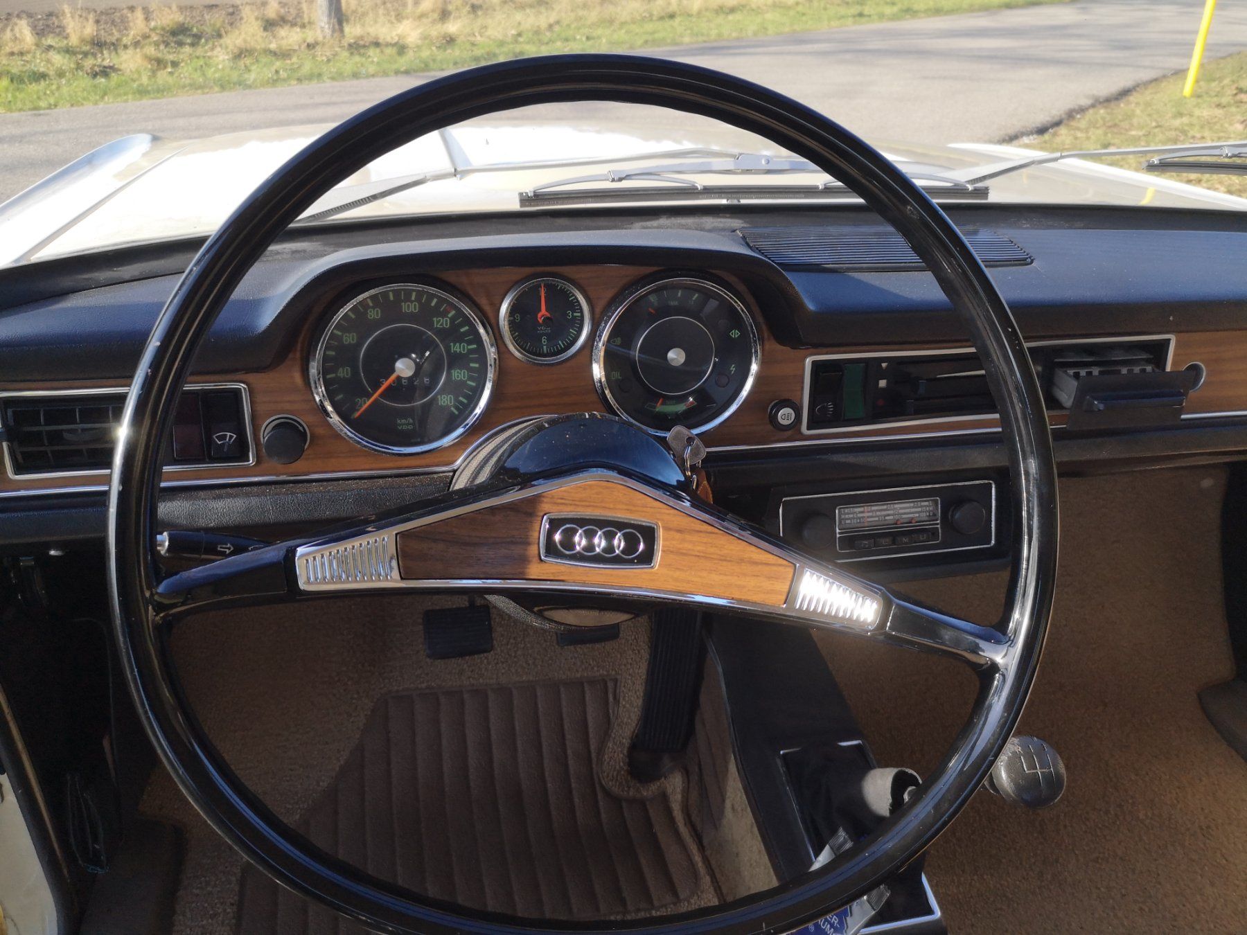 Audi Automobili: Audi 60L Oldtimer 1971 ab MFK und Service – Usato da Lommis venduto da twospark 6