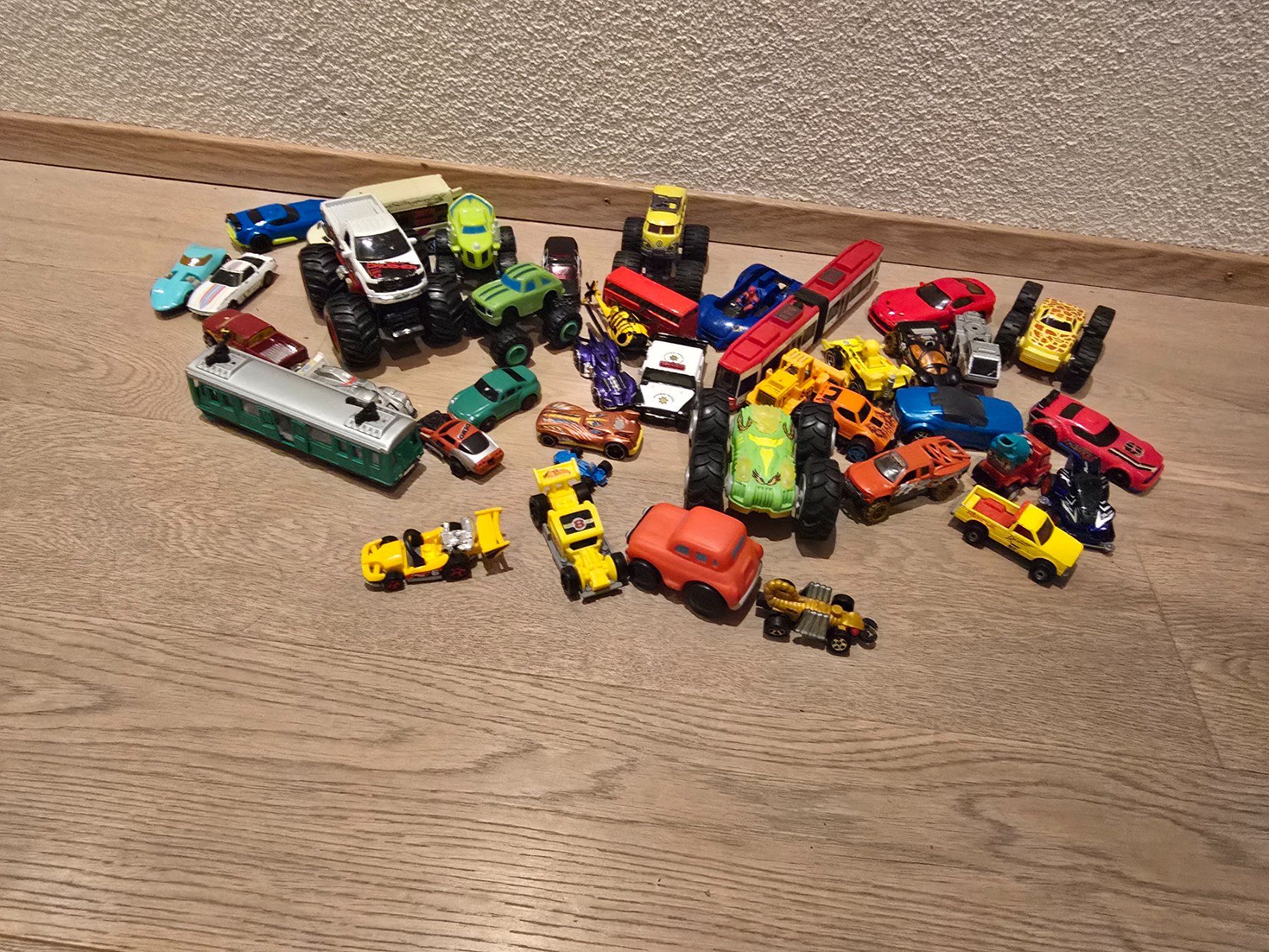Giocattoli: Diverse Spielzeugautos – Usato da Steinhausen venduto da Housebabe