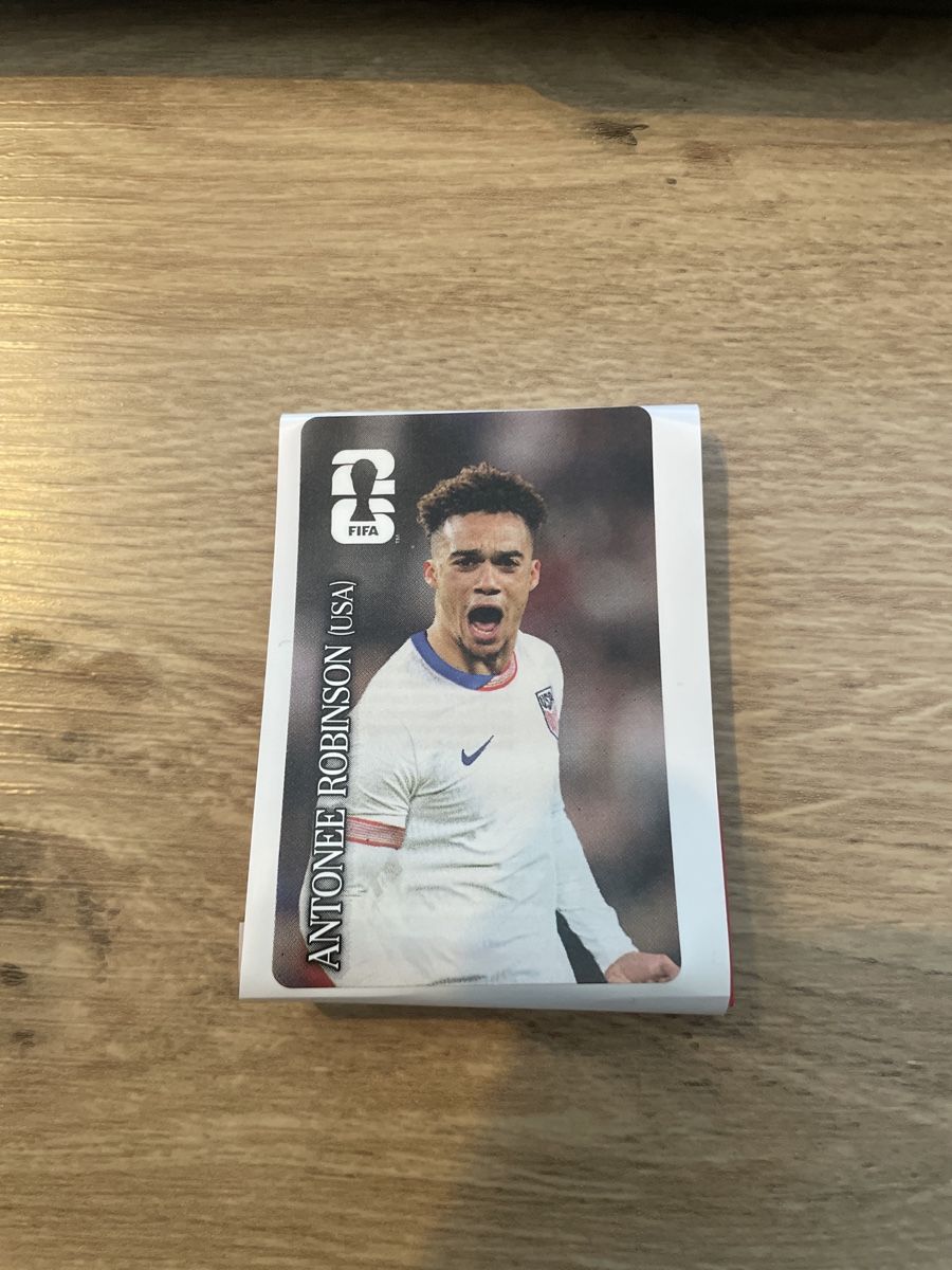 Panini Carte collezionabili: WM2026 Coca Cola Panini Sticker Antonee Robinson – Nuovo e nell'imballaggio originale da Zürich venduto da mar_9xc5