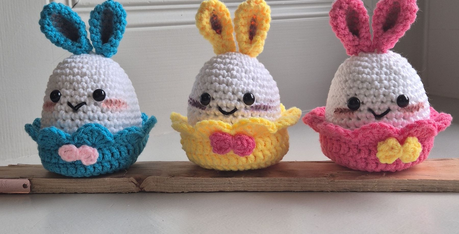 Tutte le decorazioni: Handgemachte Osterhasen Deko - Häschen im Ei, 3er Set – Nuovo (secondo la descrizione) da Ittigen venduto da ann_6qvq