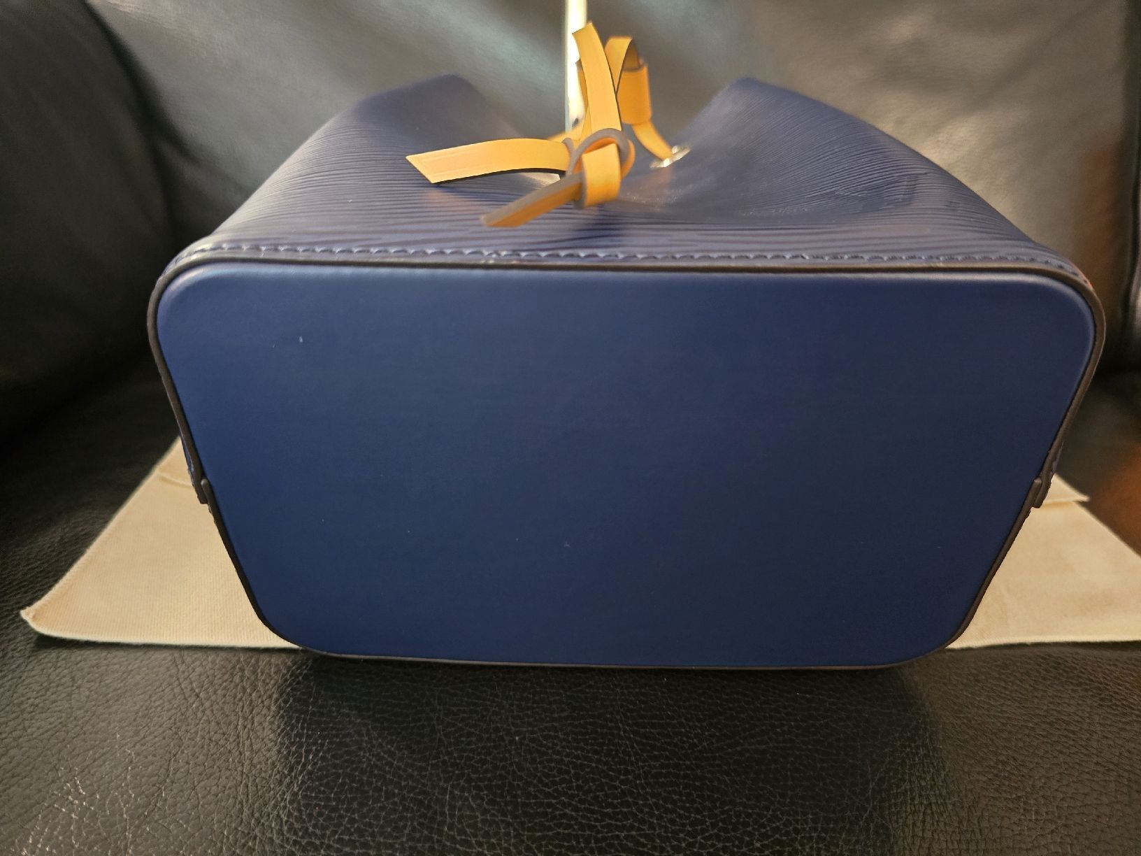 Louis Vuitton Borse da donna: Louis Vuitton NéoNoé BB Epi – Nuovo (secondo la descrizione) da Gattikon venduto da lavric_d 5