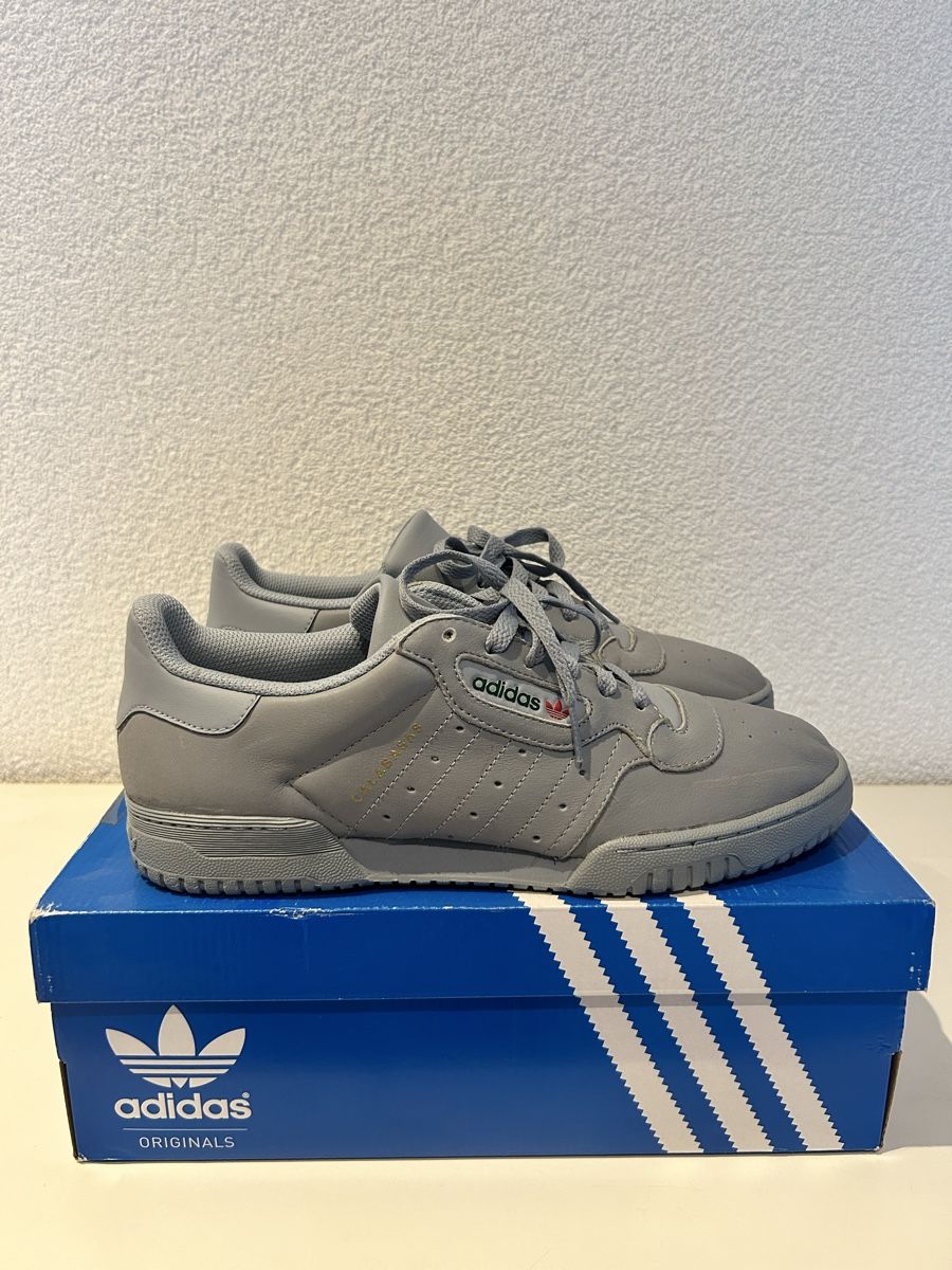 Adidas Scarpe da uomo: adidas Yeezy Powerphase Calabasas Grey – Nuovo (secondo la descrizione) da Kandersteg venduto da StivieSmallz