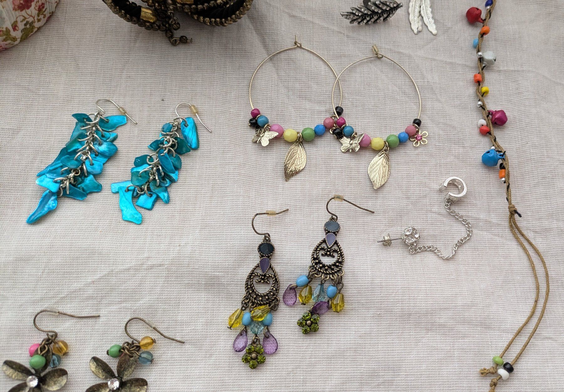 Altri gioielli: Modeschmuck Lot 2 bunt 15 Teile – Nuovo (secondo la descrizione) da Grüningen venduto da mangaka 1