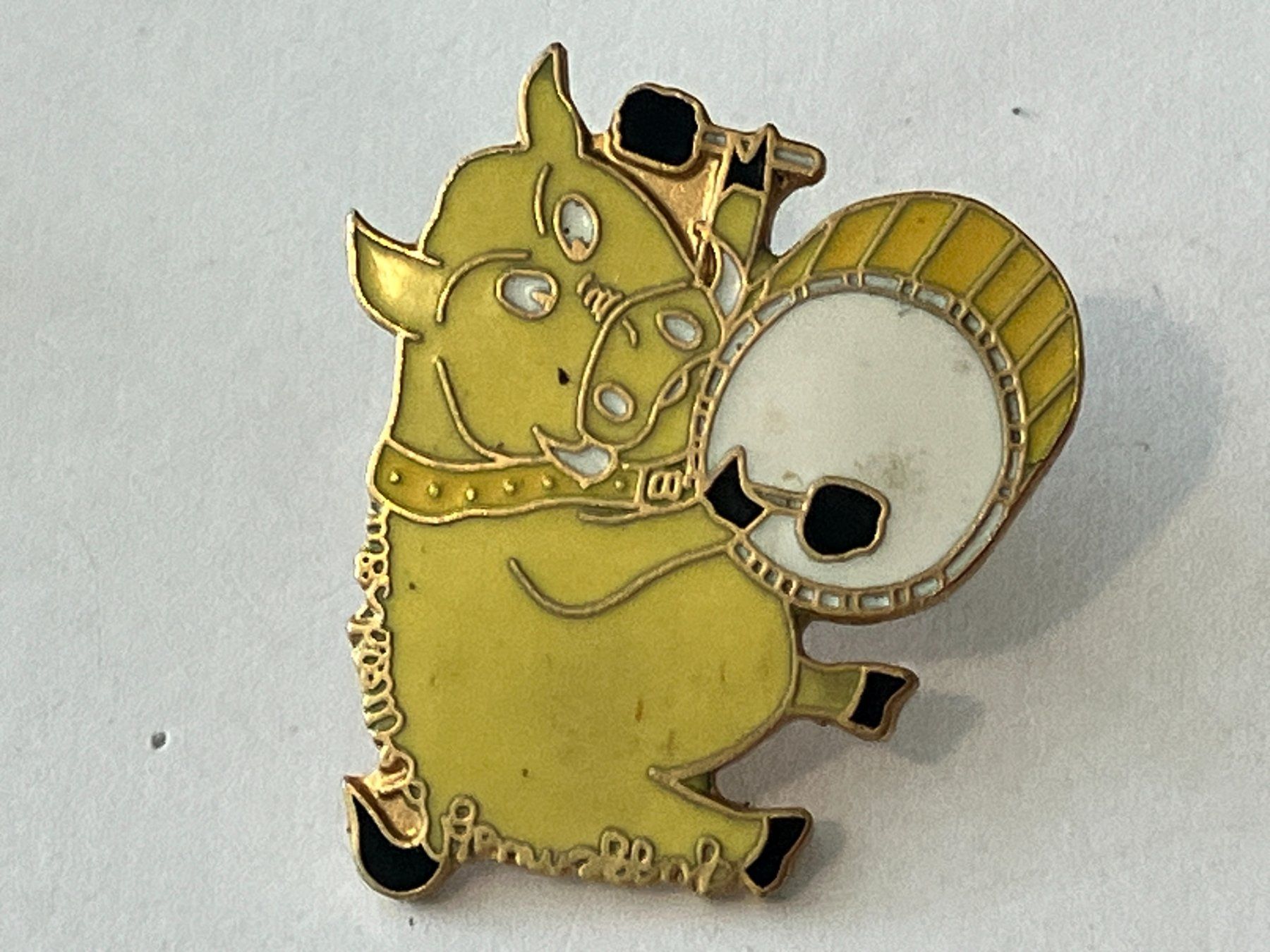 Placchette & Badge: 1 Pin Schwein mit Pauke – Usato da Basel venduto da djwwpp