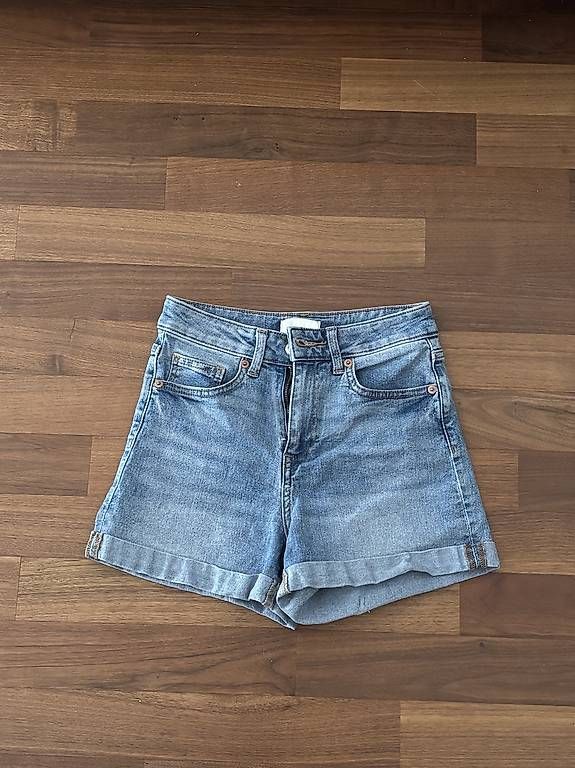 Hosen: Shorts – Gebraucht aus Willisau von lev_f6dx
