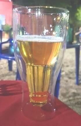 Infactory Doppelwandiges Bierglas 0,33 L – 4er-Set In Flaschenoptik, Spülmaschinenfest