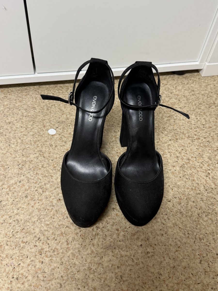 Scarpe da donna: High Heels grösse 37 – Nuovo (secondo la descrizione) da Oeschgen venduto da Mich_elle